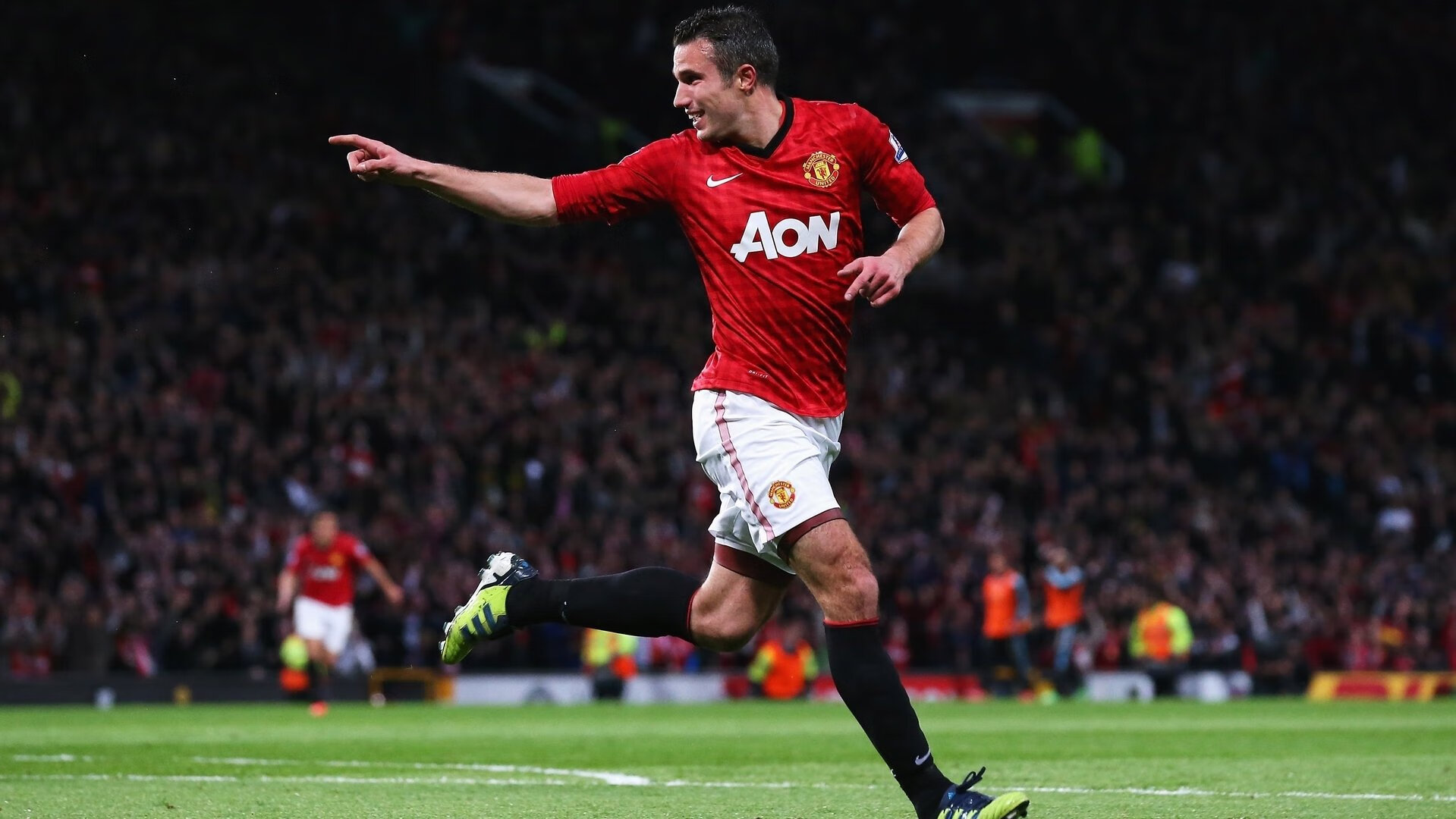 九游游戏中心-比拼智慧：教练团队的战术解读分析，教练布置战术